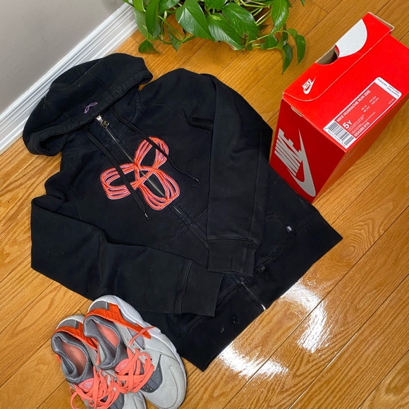 NIKE HURACHE & ARITZIA TNA SWEATER 2PC LOT - Picture 2 of 5